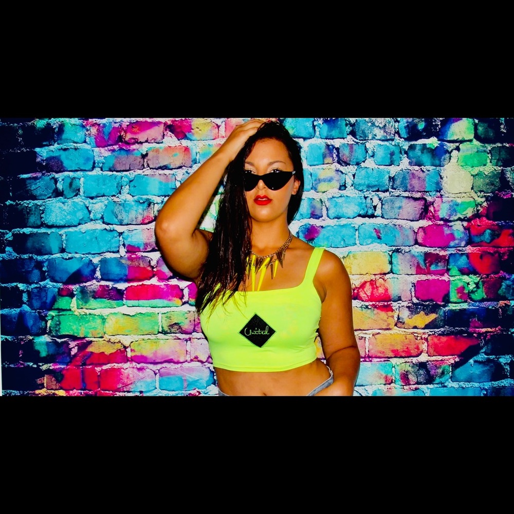 United crop top